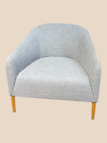 Refurbished Boss Design Manta Armchair – Light Grey image 3