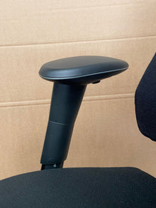 BMA Axia 2.0 High-Back Chair with Headrest & Footring – Refurbished image 8