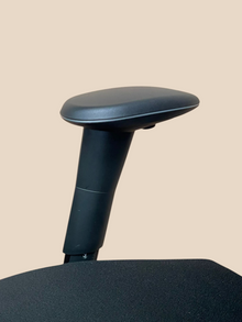 BMA Axia 2.0 High-Back Chair with Headrest & Footring – Refurbished image 8