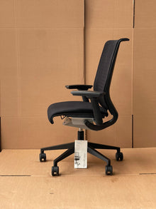 Steelcase Think V1 Black Mesh Ergonomic Chair – Refurbished image 3