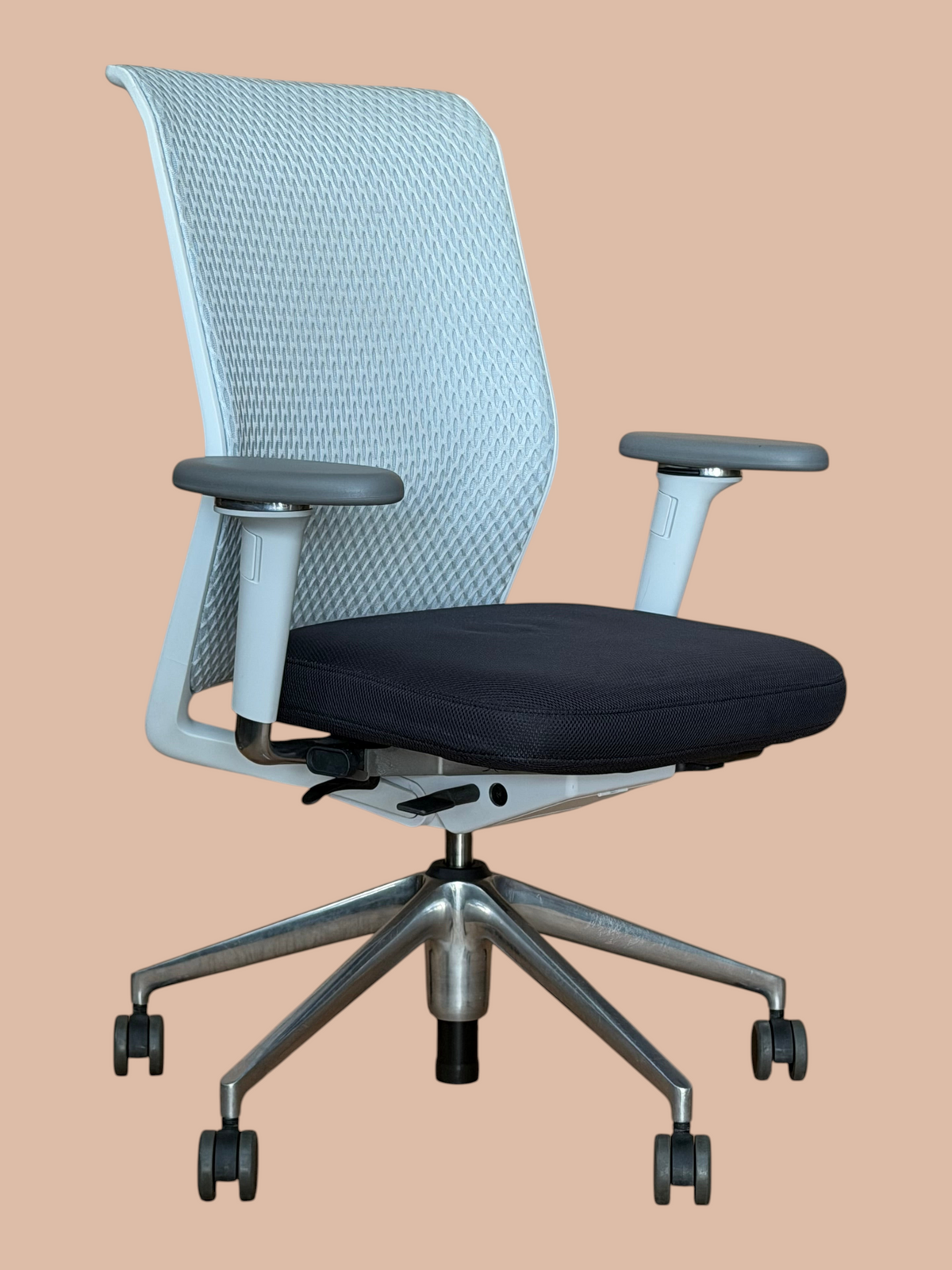 Refurbished Vitra ID Mesh Office Chair in Light Grey