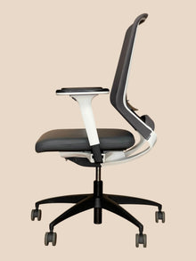 Drabert by Kinnarps Grey Mesh & Leather Chair – Refurbished image 6
