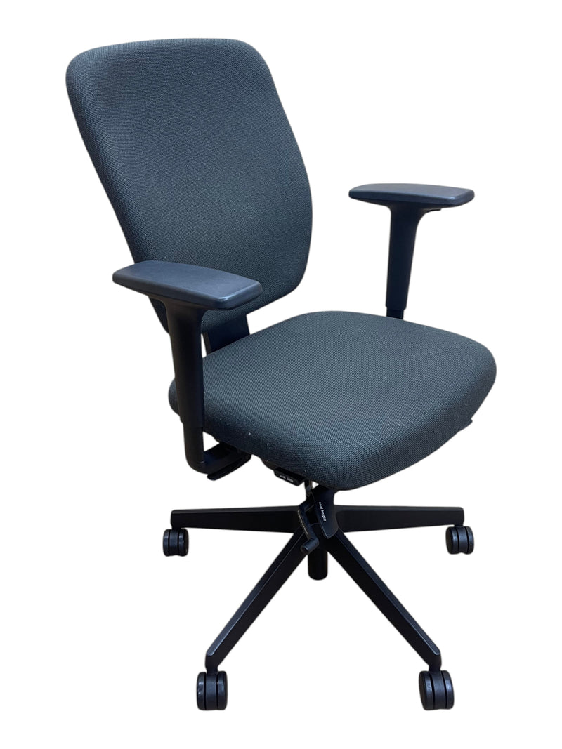 Refurbished Senator Dash Fully Adjustable Task Chair – Charcoal