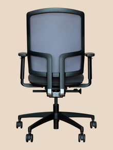 Refurbished Boss Design Felix Grey Mesh Office Chair image 4