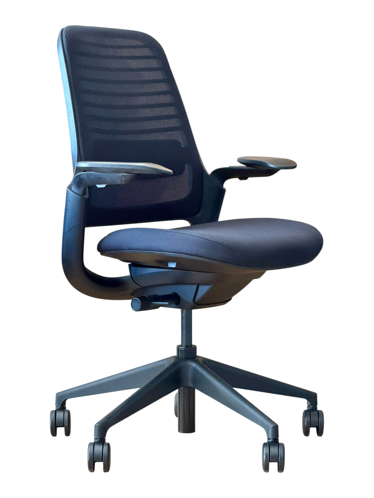 Refurbished Steelcase Series 1 Office Chair – Black Mesh and Fabric