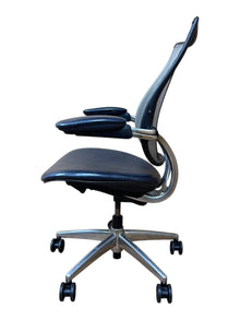 Refurbished Humanscale Liberty Mesh Chair – Navy Leather & Polished Frame image 6
