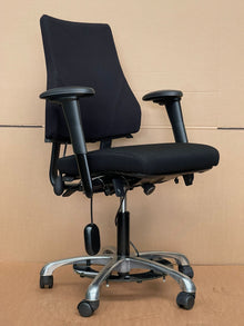 BMA Axia 2.0 High-Back Chair with Headrest & Footring – Refurbished image 2