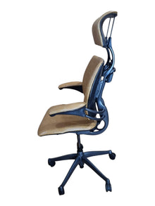Refurbished Humanscale Freedom Headrest Chair – Distressed Cream image 5