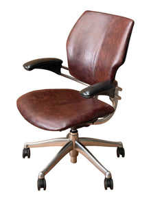 Refurbished Humanscale Freedom Chair – Distressed Brown Leather Finish image 3