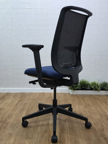 Steelcase Reply Blue Seat & Black Mesh Chair – Refurbished image 5