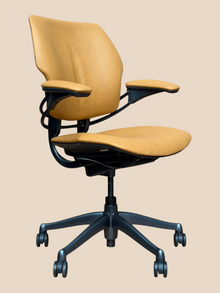 Refurbished Humanscale Freedom Chair – Tan Cowhide Leather image 2