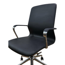 Refurbished Dynamic Lucia Executive Office Chair – Height Adjustable, Back Recline image 6