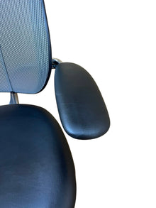 Refurbished Humanscale Liberty Mesh Chair – Black Leather & Polished Frame image 9