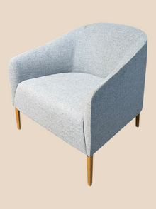 Refurbished Boss Design Manta Armchair – Light Grey image 2