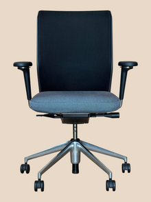 Refurbished Vitra ID Mesh Office Chair in Grey image 6