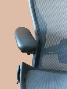 Refurbished Herman Miller Aeron Remastered Size B – Graphite, Lumbar image 10