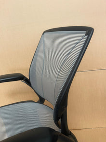 Humanscale Diffrient World Grey Mesh Chair – Refurbished image 8