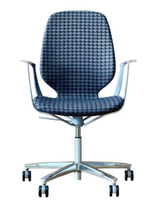 Kinnarps 8000 Height Adjustable Chair - Houndstooth Fabric - Grey Black - Polished Aluminium Frame - Swivel Base image 7