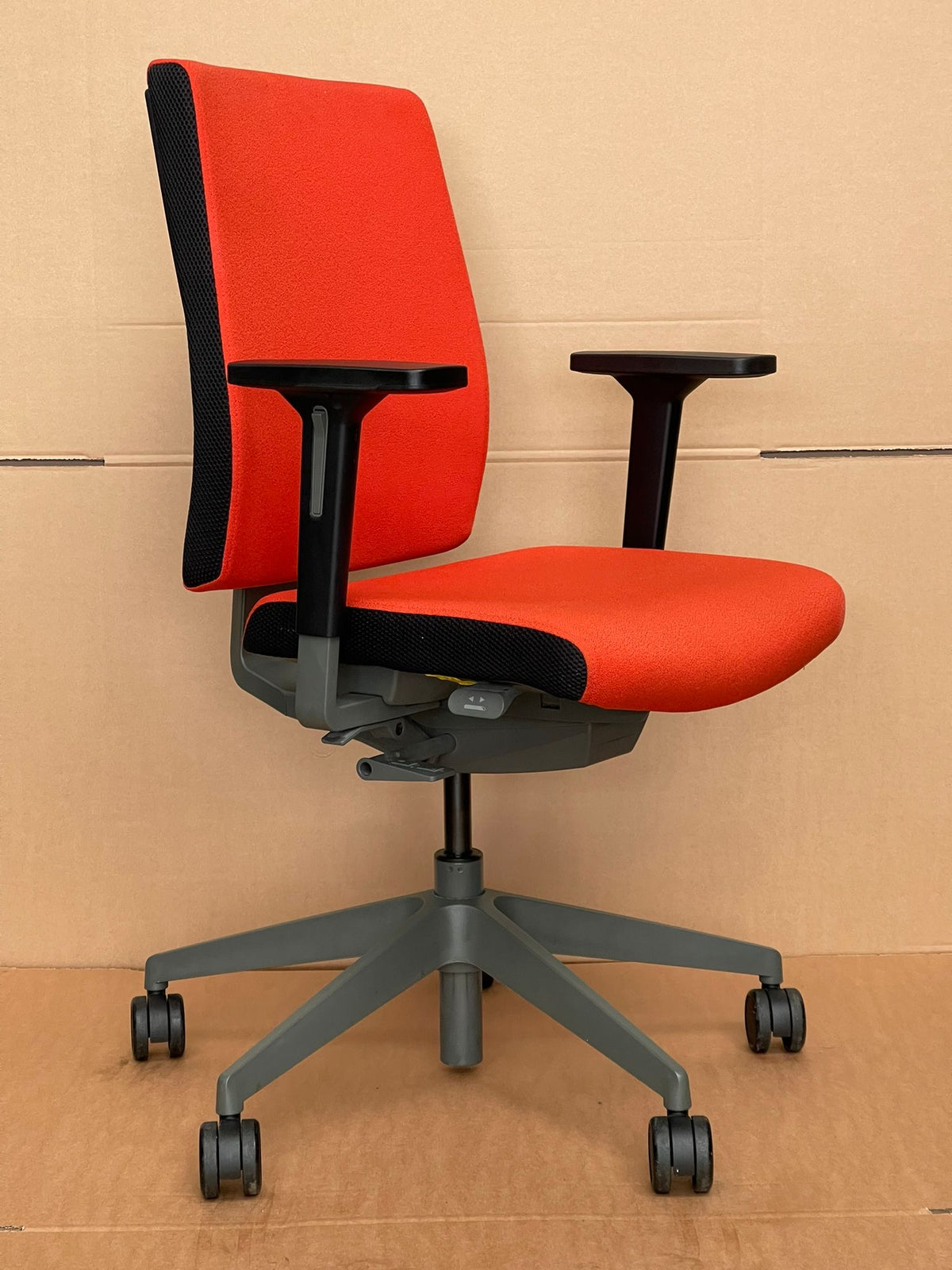 Senator Freeflex Orange Ergonomic Task Chair – Refurbished