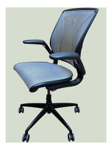 Humanscale Diffrient World Ergonomic Task Chair – Grey Mesh, Black Frame, Adjustable Arms (Refurbished) image 6