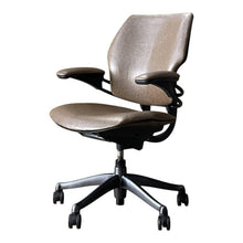 Humanscale Freedom Chair In Brown Patterned Leather - UK Delivery Rrp £1149 image 8