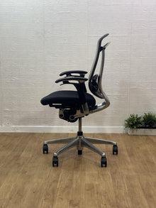 Refurbished Okamura Contessa Chair – Polished Frame, Fully Adjustable
