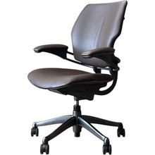Refurbished Humanscale Freedom Chair – Dark Chocolate Brown Leather (RRP £1,239) image 8