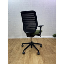Refurbished Senator Fuse Adjustable Office Chair – 4D Armrests