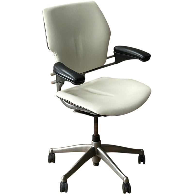 Refurbished Humanscale Freedom Chair – New Cream White Leather