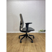 Orangebox Seren Task Chair / Grey / Mint Condition- UK Delivery image 2