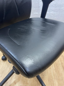 Refurbished Senator Agitus Executive Office Chair – Black Leather