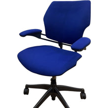 Refurbished Humanscale Freedom Chair – Blue Fabric image 6