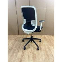 Refurbished Orangebox Do Chair – White/Black, Recline, Armrests, Lumbar image 5