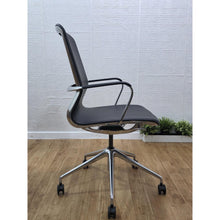 Refurbished Dynamic Lucia Executive Office Chair – Height Adjustable, Back Recline image 3