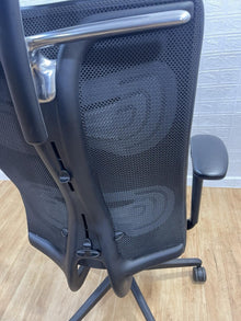 Refurbished Senator Agitus Executive Office Chair – Black Leather