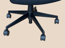 Refurbished Ahrend 2020 Verta Mesh Office Chair – Black image 10