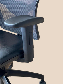 Ergonomic Mesh Office Chair – Black – Refurbished image 8