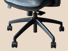 Ergonomic Mesh Office Chair – Black – Refurbished image 7