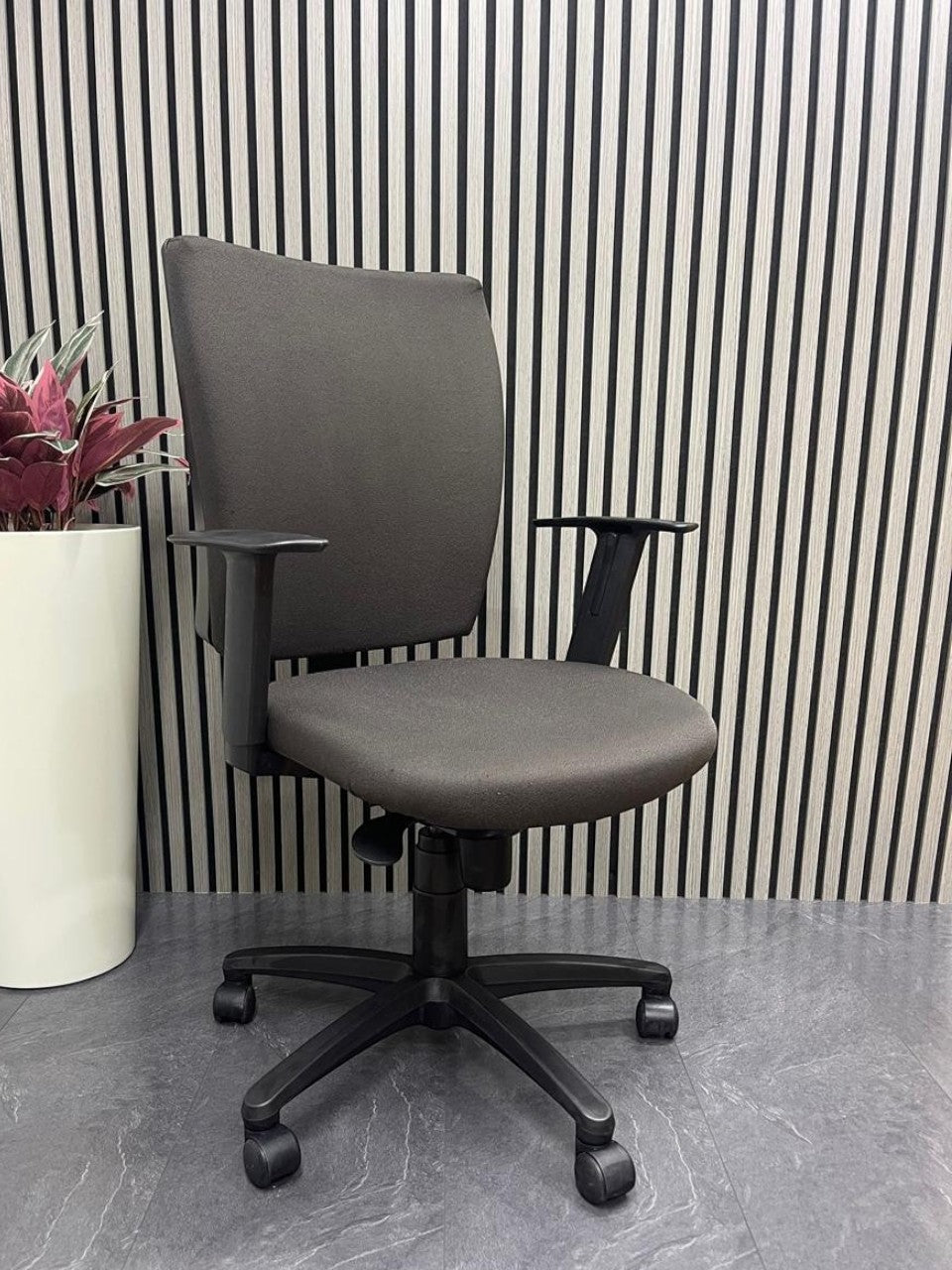 Refurbished Connection Team Task Chair – Brown