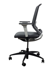 Refurbished Kinnarps Drabert Esencia Mesh Chair – White Frame image 3