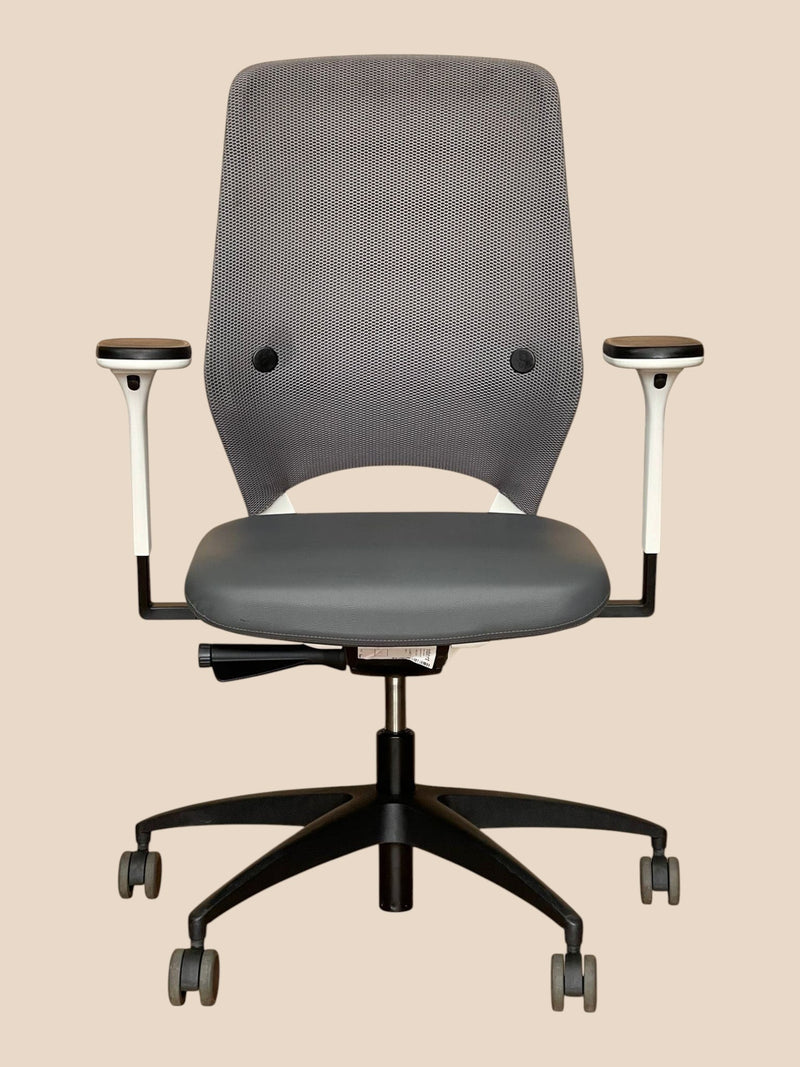 Refurbished Office Furniture Drabert ergonomic office chair with grey mesh back, grey leather seat, and light frame.