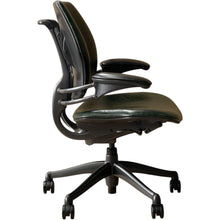 Refurbished Humanscale Freedom Executive Chair – Gel Arm Pads image 3