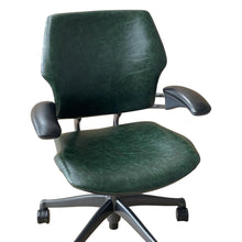 Refurbished Humanscale Freedom Executive Chair – Gel Arm Pads image 7