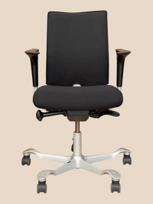 HÅG H05 Black Ergonomic Task Chair with Adjustable Arms – Refurbished image 1