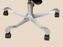 HÅG H05 Black Ergonomic Task Chair with Adjustable Arms – Refurbished image 6
