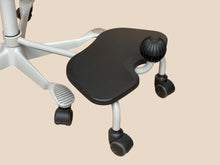 HÅG H05 Ergonomic Task Chair with StepUp Footrest – Refurbished image 3