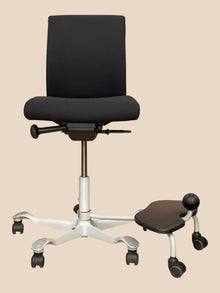 HÅG H05 Ergonomic Task Chair with StepUp Footrest – Refurbished image 7