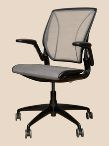 Humanscale Diffrient World Grey Mesh Chair – Refurbished image 5