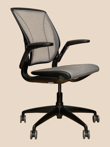 Humanscale Diffrient World Grey Mesh Chair – Refurbished image 1