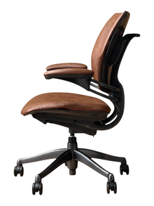 Refurbished Humanscale Freedom Leather Chair – Vintage Oak image 4